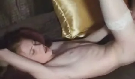 Sau khi rửa đồ lót của họ, các cặp vợ chồng sáp nhập vào thế xx video moi nhat giới của giao hợp.