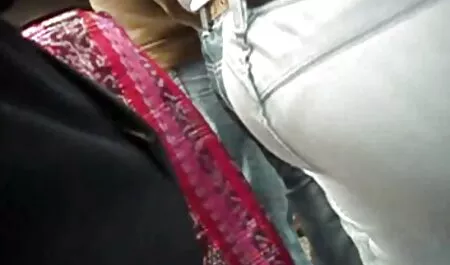 Tay vi deo xec nhat ban của một người trẻ