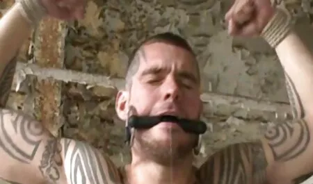 Truỵ sex japan khong che say trong một hộp đêm