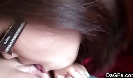 Viên đầu tiên của video sex moi nhat cô