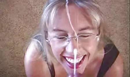 Sau khi diễn trên xnxx nhật khuôn mặt của cô gái và tóc