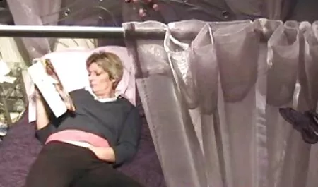 Một cô gái tóc xx video nhat ban vàng với vớ