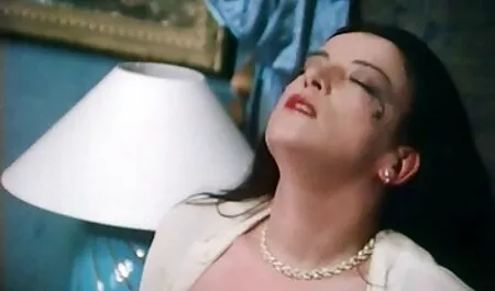 Cô gái ngọt xnxx nhat bản ngào vui chơi trong công ty của một người đàn ông