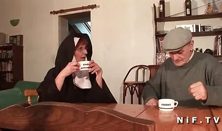 Cô gái xinh đẹp nhất trong xxxvideo nhat ban thuốc lắc với người yêu của mình