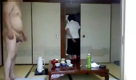 Hung ác www xnxx nhat ban trong hồ bơi