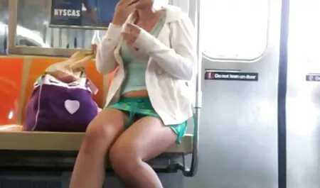 Thổi kèn của hai gái điếm để video gay nhat ban một chàng trai