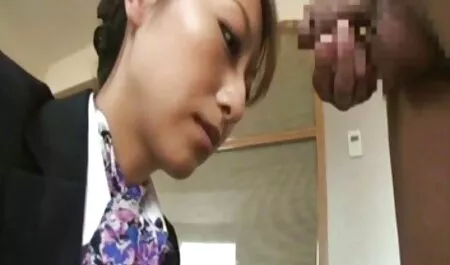 Các cô gái tóc vàng đánh mình với một người đàn ông phim set nhat ban video hói trong một âm đạo