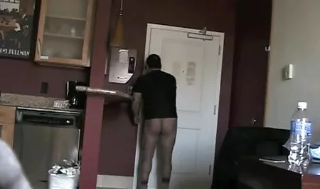 Một cô gái với xnxx nhật bạn một con số đẹp tại một bữa tiệc.