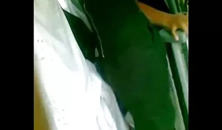 Đôi tình nhân trên mái video xx nhat nhà của một đa-chuyện xây dựng