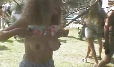 Cô sex nhật xnxx gái trẻ cố gắng đồ lót mới