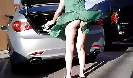 Cong web người mẫu ra xnxx co giao nhat khởi động và mặc đồ