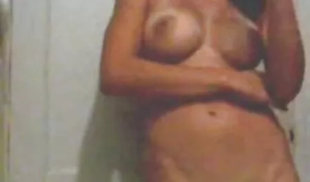 Thổi xxxvideo nhat ban kèn trong phòng tắm với Vàng