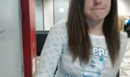 Cô gái được xnxx hai nhat một dưỡng mặt