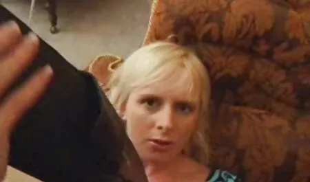 Cindy hy Vọng chơi với một videos sex nhat ban y tá ở phòng khách