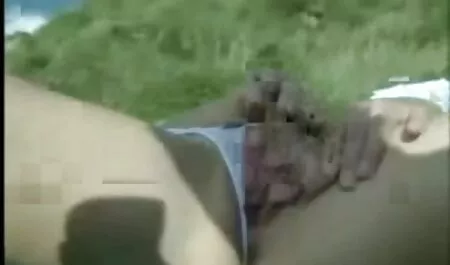 Dương vật, cầm một con gà trống trong âm phim sex video nhat ban đạo của một cô gái