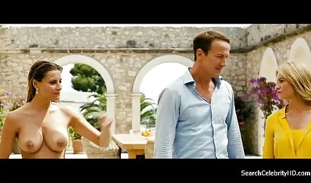 Cô gái tóc vàng ngày mùa video sex gai nhat đông